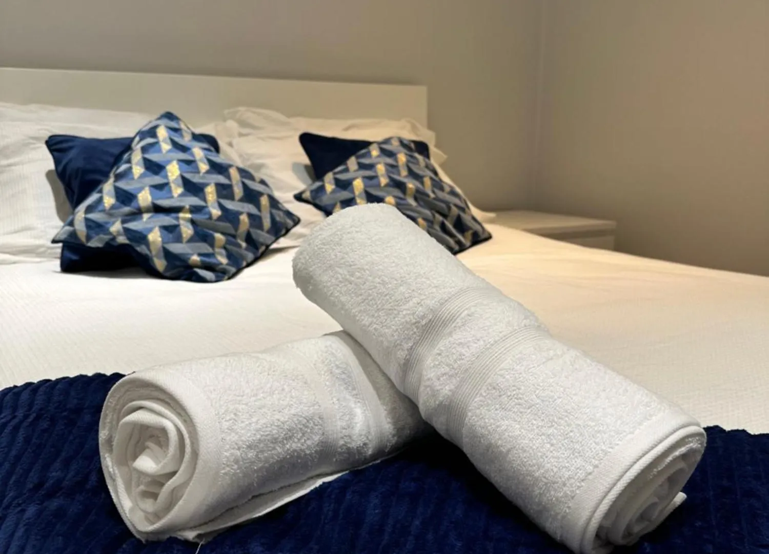 Liverpool Street Blue Bedroom London 0*,